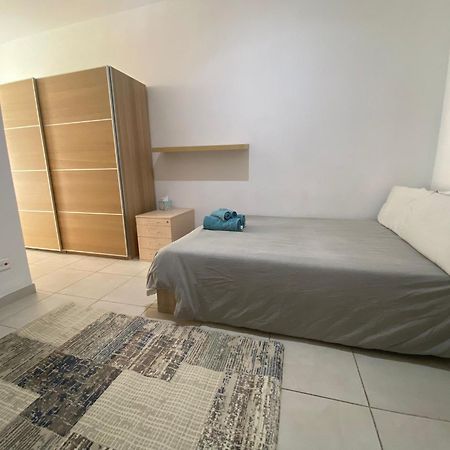 Sliema 2Bed With Backyardアパートメント エクステリア 写真