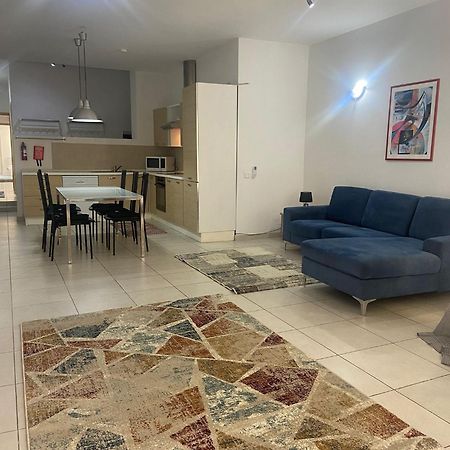 Sliema 2Bed With Backyardアパートメント エクステリア 写真